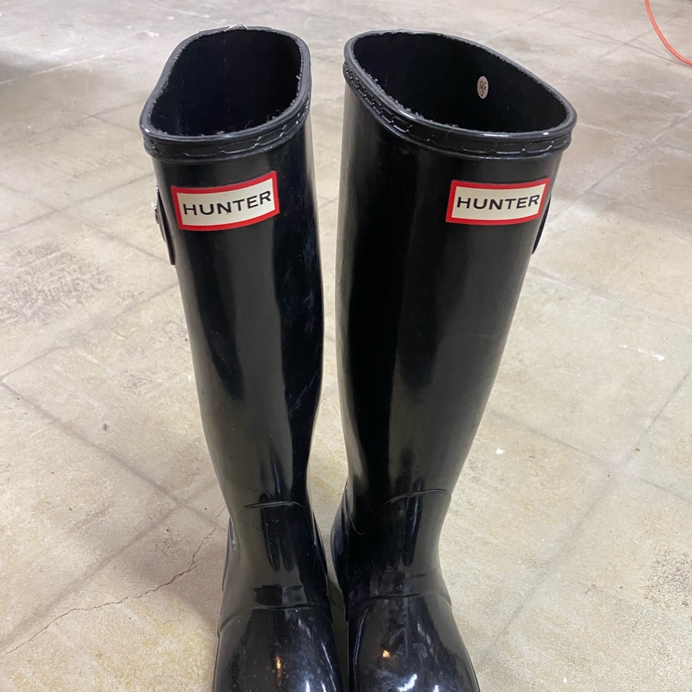 Size 7- black hunter boots